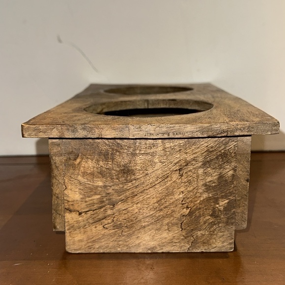 Elevated wooden pet feeding station. 14" x 7 x 4. - Picture 3 of 8